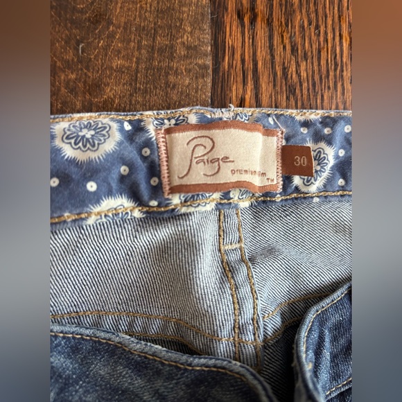 PAIGE Premium Denim. Hollywood Hills Bootcut Denim Jeans. Size 30. - Picture 3 of 8